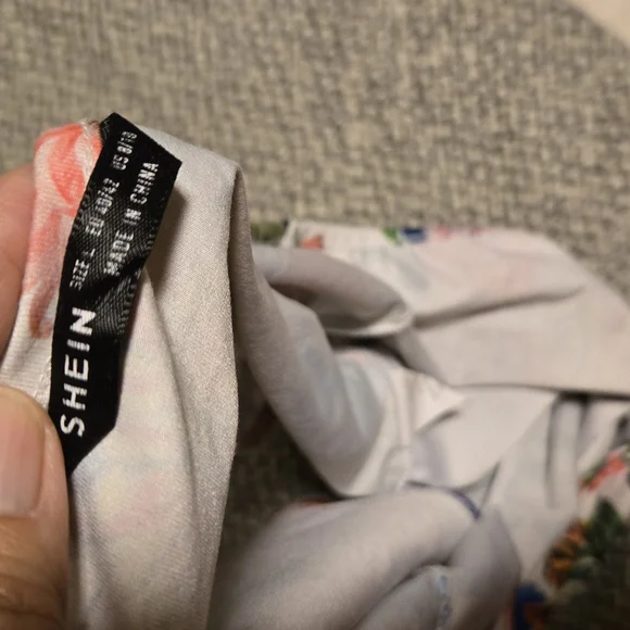 2 Large Top Bundle - Picture 5 of 6